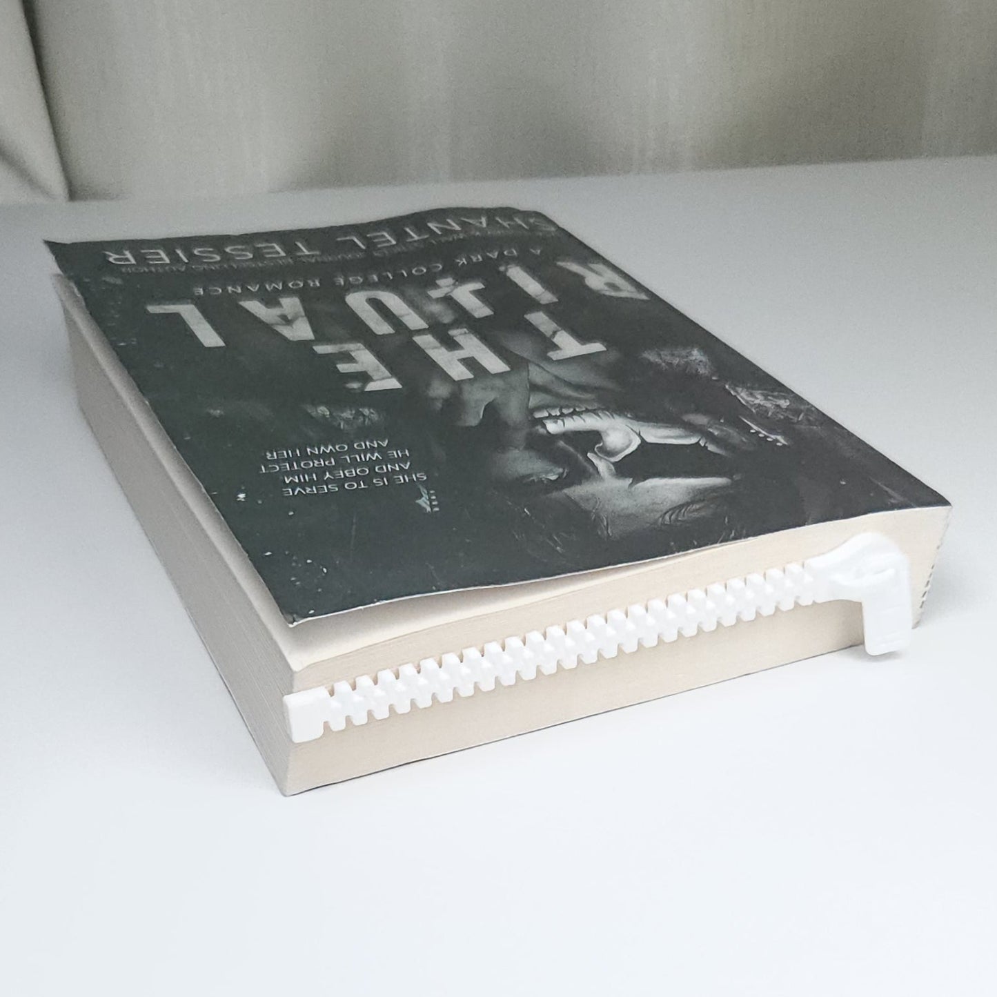 Zipper Bookmark