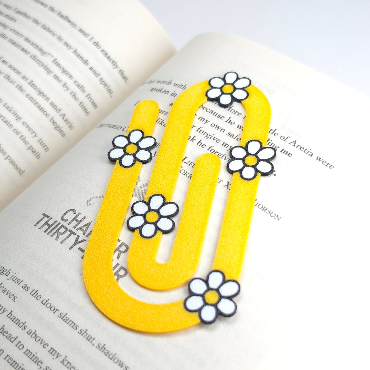 Daisy Jumbo Paperclip Bookmark